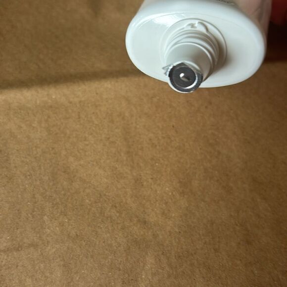 New Jafra Royal Jelly REVITALIZE SOLAR PROTECTION FLUID BROAD SPECTRUM SPF 50 - Picture 3 of 3